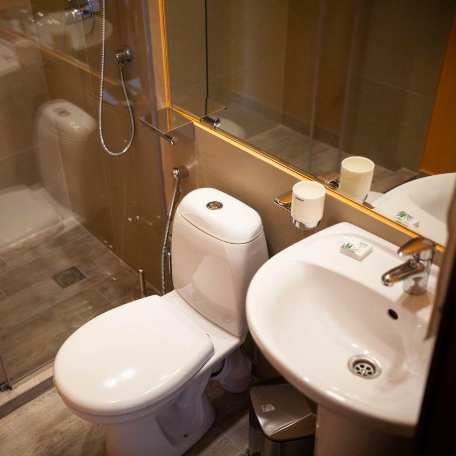 Alpen Park Hotel Shymkent Ngoại thất bức ảnh