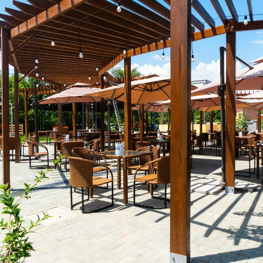 Alpen Park Hotel Shymkent Ngoại thất bức ảnh